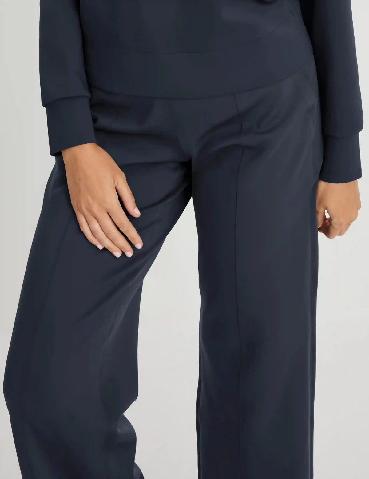 CloudCut™ Straight Leg Pant