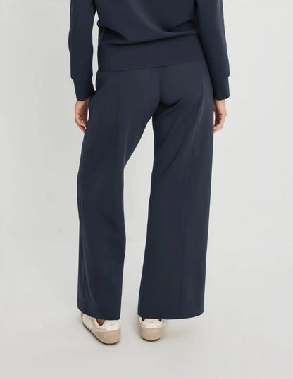 CloudCut™ Straight Leg Pant