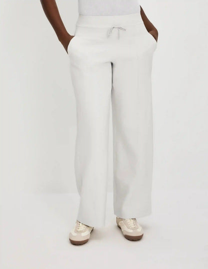 CloudCut™ Straight Leg Pant