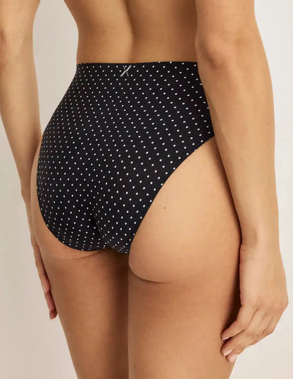 Essential No-Show French Cut