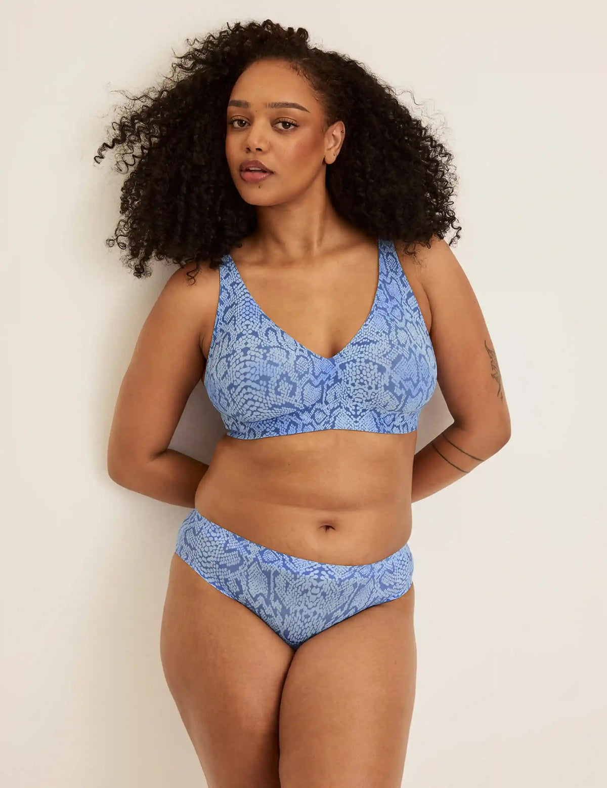 Revolution V-Neck Bra