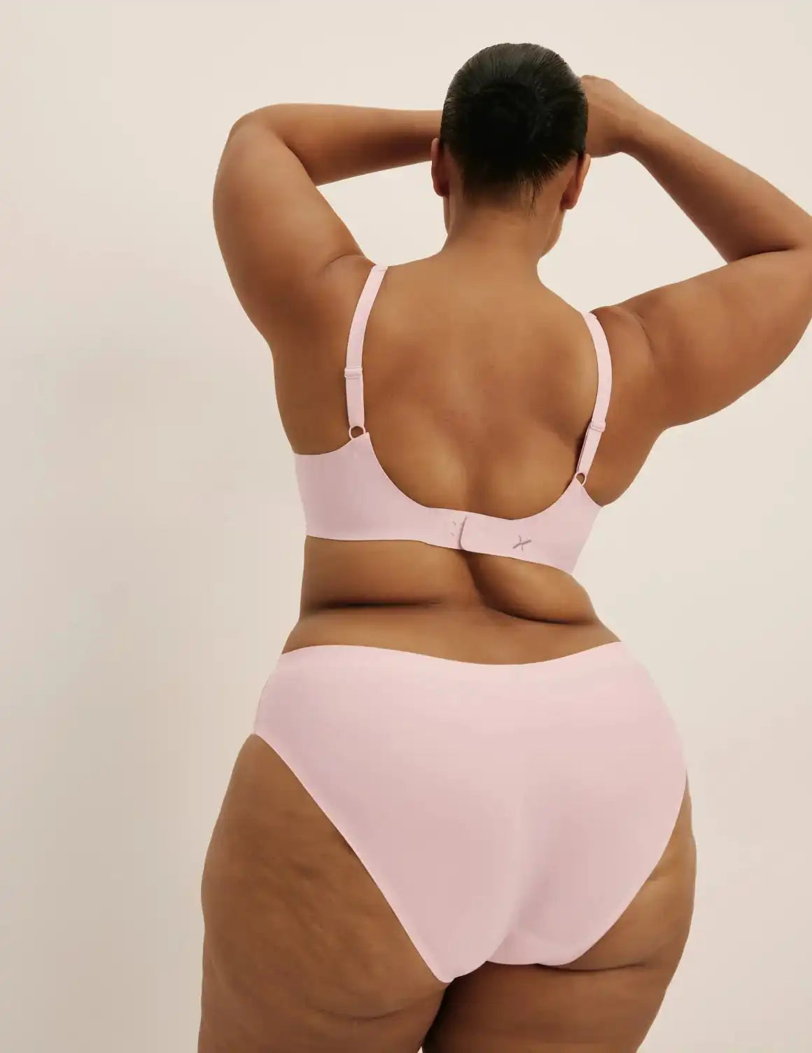 Revolution V-Neck Bra
